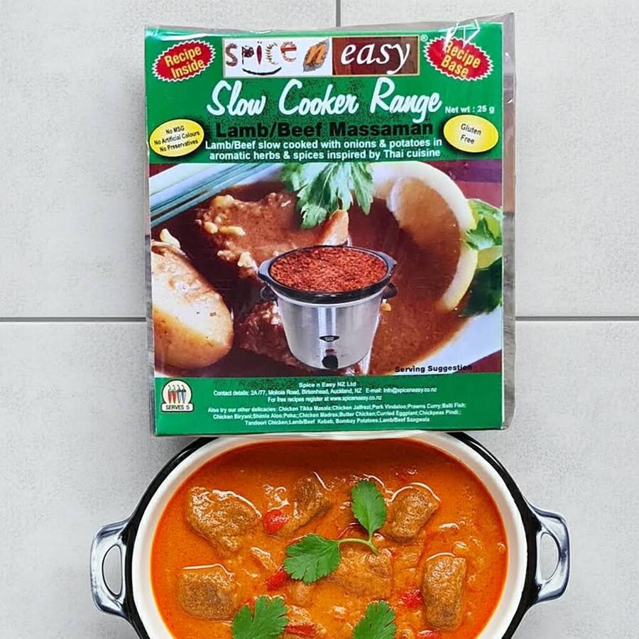 SpicenEasy slow cooker massaman curry kit packaging showing spice sachets and massaman curry